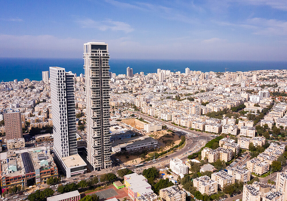 בת ים, אפטאון טאואר