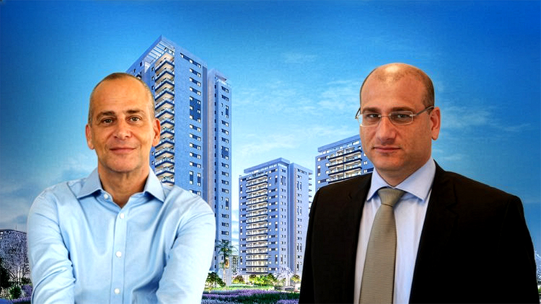 ארז רוזנבוך, יו"ר מגוריט ומנכ"ל מנרב אלי כהן, על רקע הדמיה של הפרויקט בבאר יעקב (עמית חכמוב, חן גלילי, טוטם)